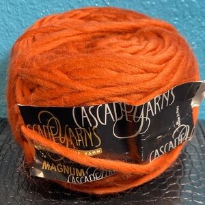 NWT Cascade Yarns Magnum 100% Peruvian Highland Wool Orange Color 9463 Lot 1260